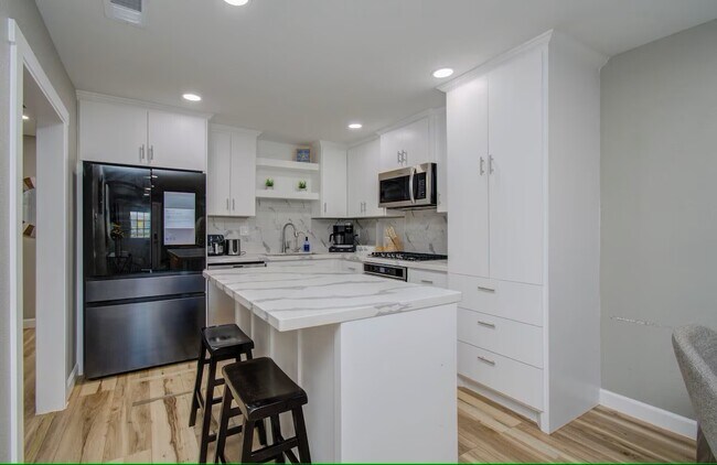 Building Photo - 4802 Crane St