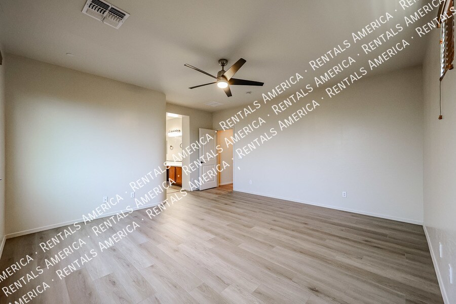 Building Photo - 3410 S Sunland Dr