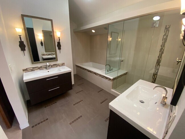 Building Photo - Great Home in the Highlands 360