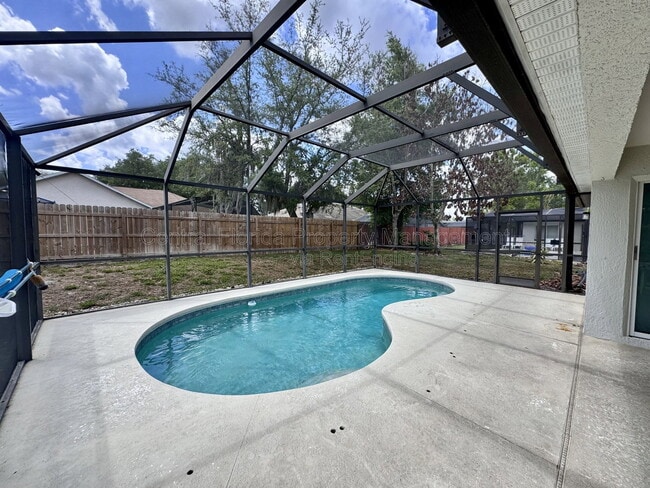 Building Photo - 205 Paradise Woods Pl