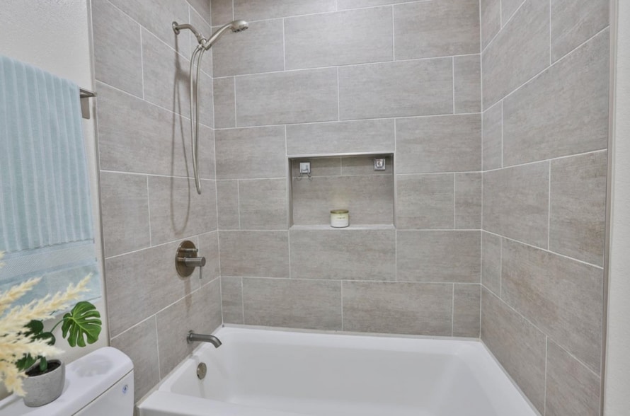 Building Photo - 4768 Hatfield Walkway