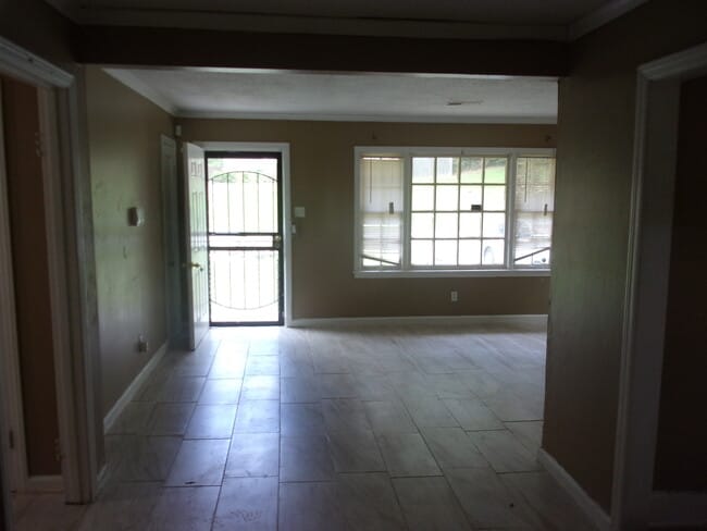 Building Photo - 1297 Vicoscia Ave