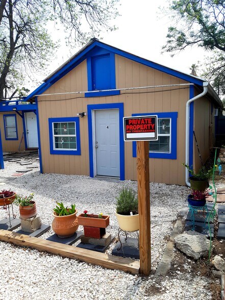 Building Photo - 130 Glenwood Ct