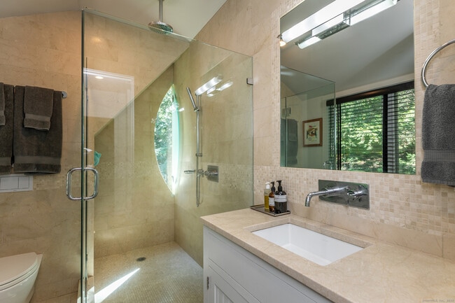 Building Photo - 21 Echo Dr