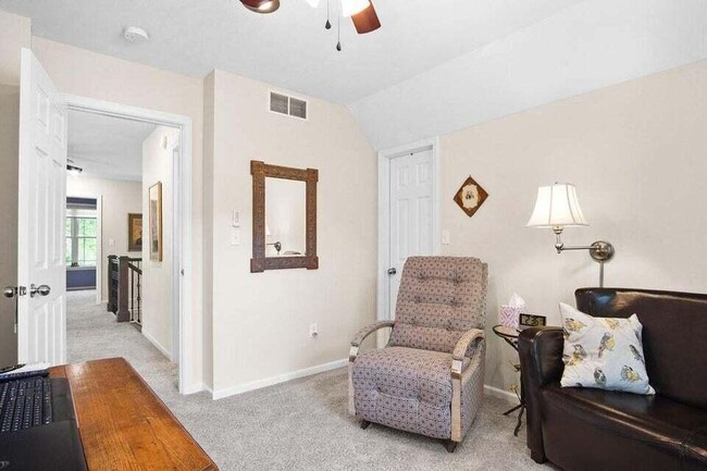 Building Photo - 401 N Village Cir
