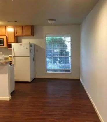 Building Photo - 2102 Pompton Dr