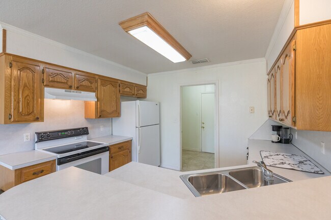 Building Photo - 2634 Bishop Rd