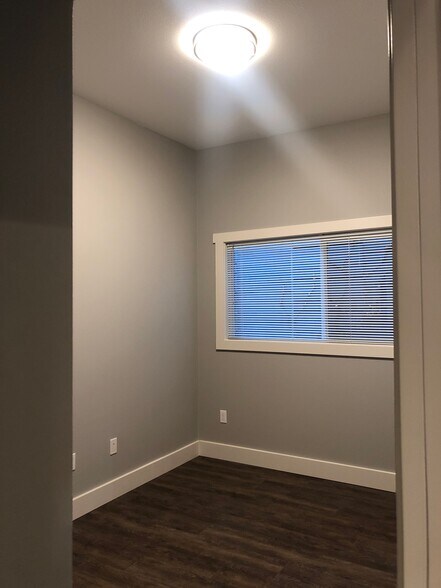 Bedroom 1 - 411 N L St