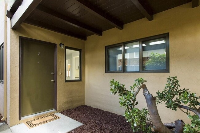 Building Photo - Secluded Rockridge 2BD | Parking Included | Near BART, Shops & Dining