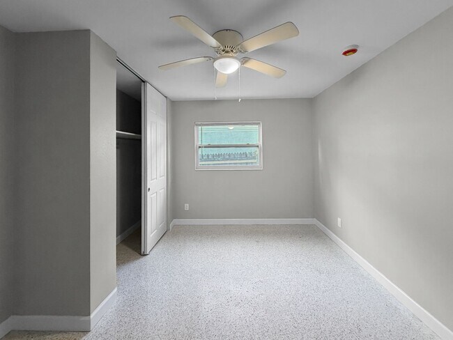 Building Photo - 2720 57th St S
