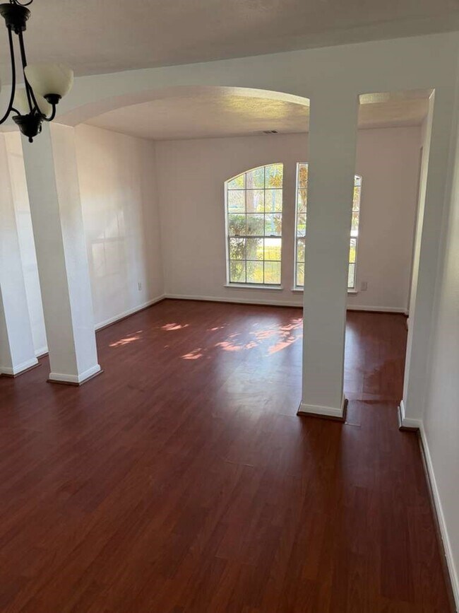 Building Photo - 15502 Lost Maples Dr