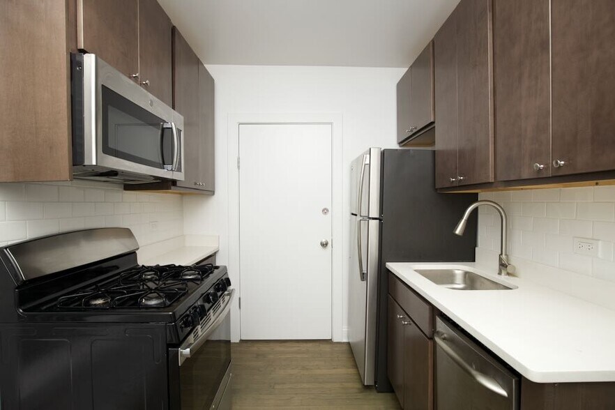 Building Photo - 2641 N Spaulding Ave