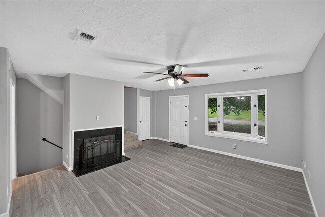 Building Photo - 226 High Creek Dr