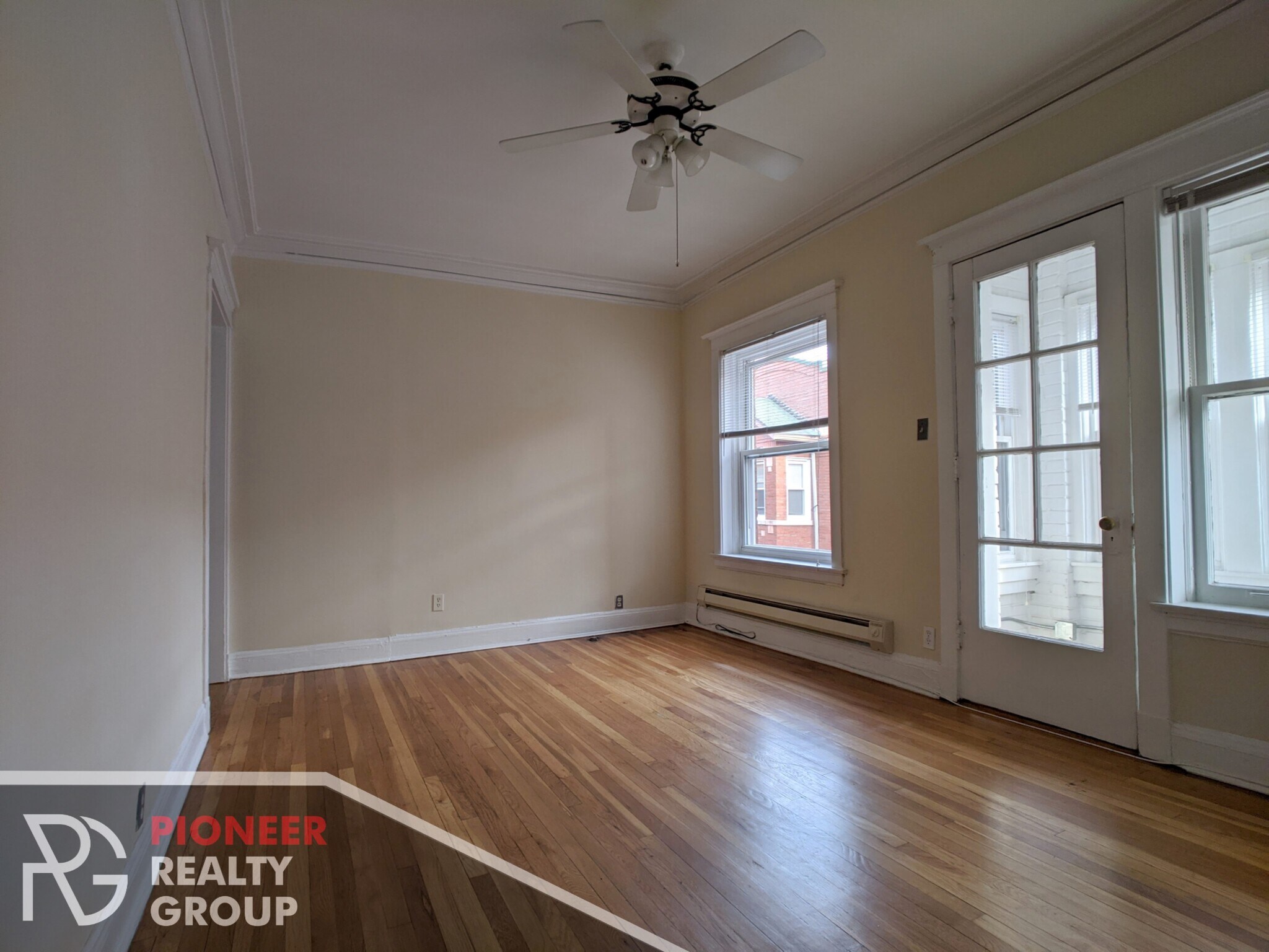 Building Photo - 4433 N Wolcott Ave