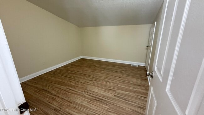Building Photo - 508 Tasco Ave SW