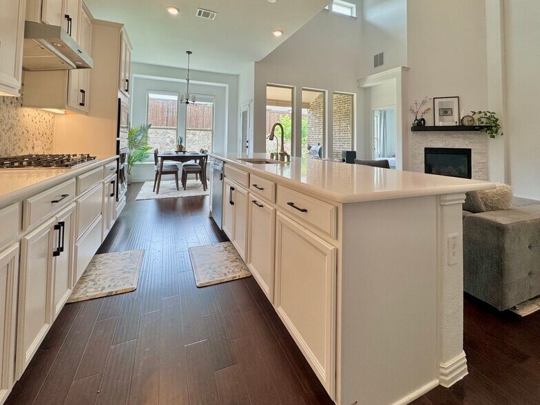 Building Photo - 1253 Binfield Dr