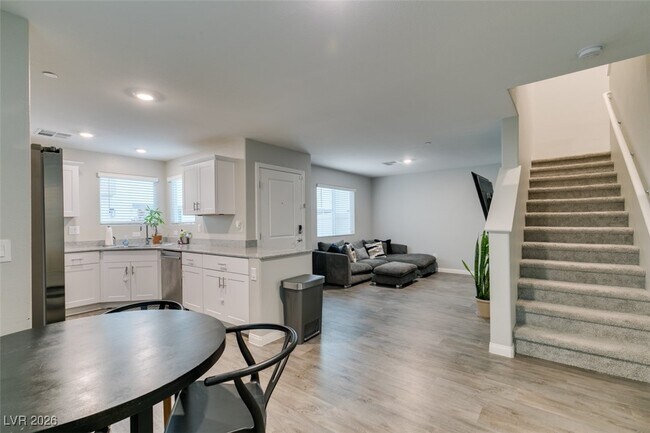 Building Photo - 12349 Golden Wreath Rd