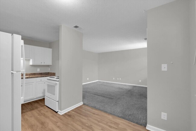 Building Photo - 421 Poplar Level Ct