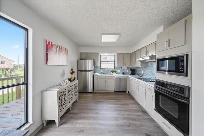 Building Photo - 4126 San Jacinto Dr