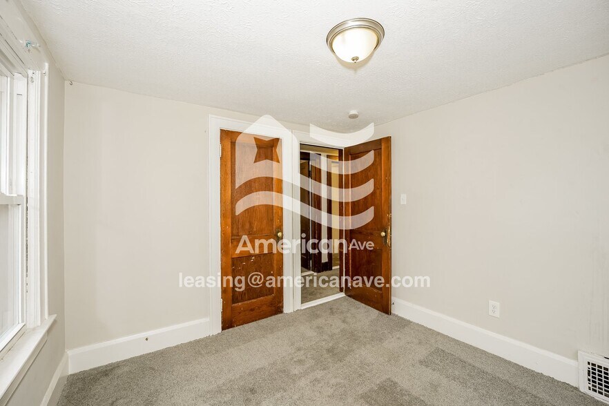 Building Photo - 1383 Hillcrest St