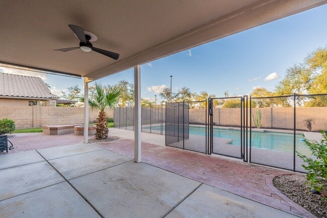 Building Photo - Stunning Tempe Home with Private Pool
