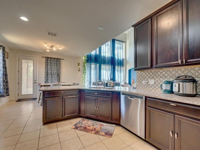 Building Photo - 4504 Tanglewood Estates Dr