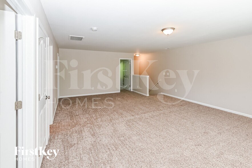 Building Photo - 97 Poplar Woods Dr