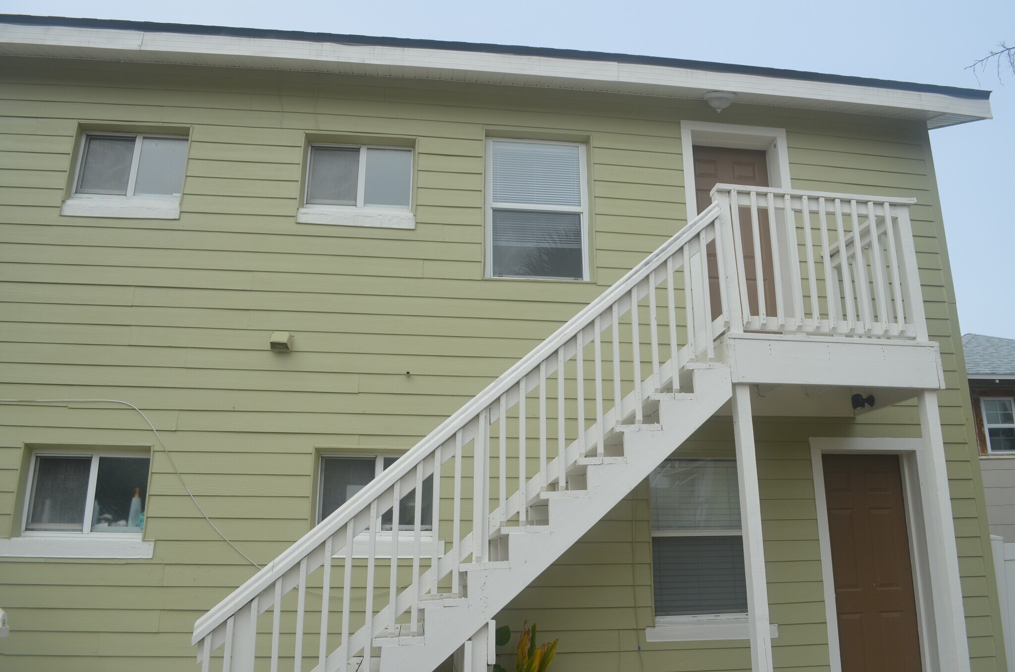 Building Photo - 114 6th Ave S