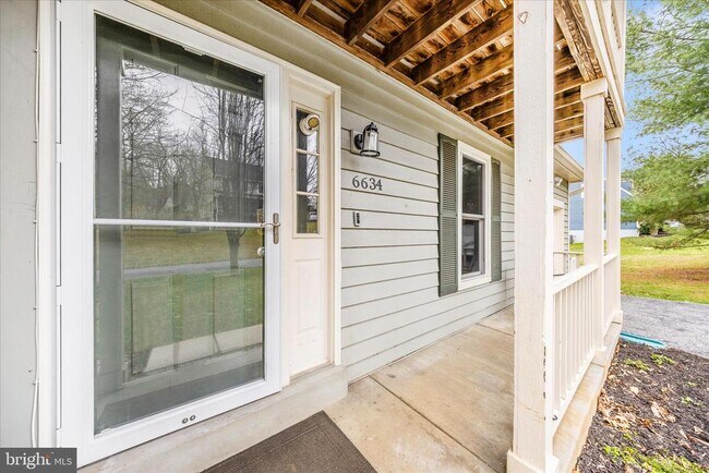 Building Photo - 6634 Rockridge Rd