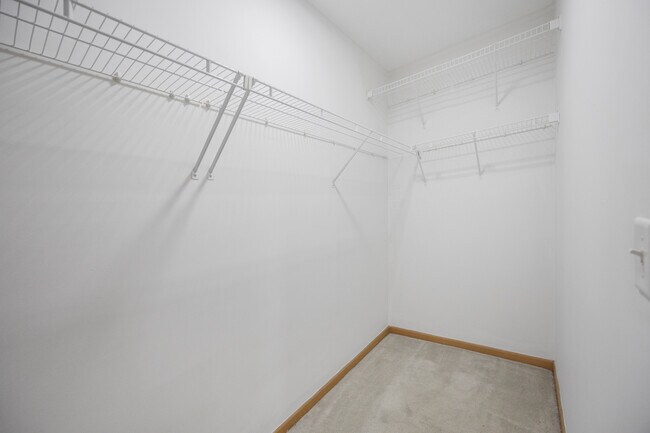 Building Photo - 881 N Swift Rd