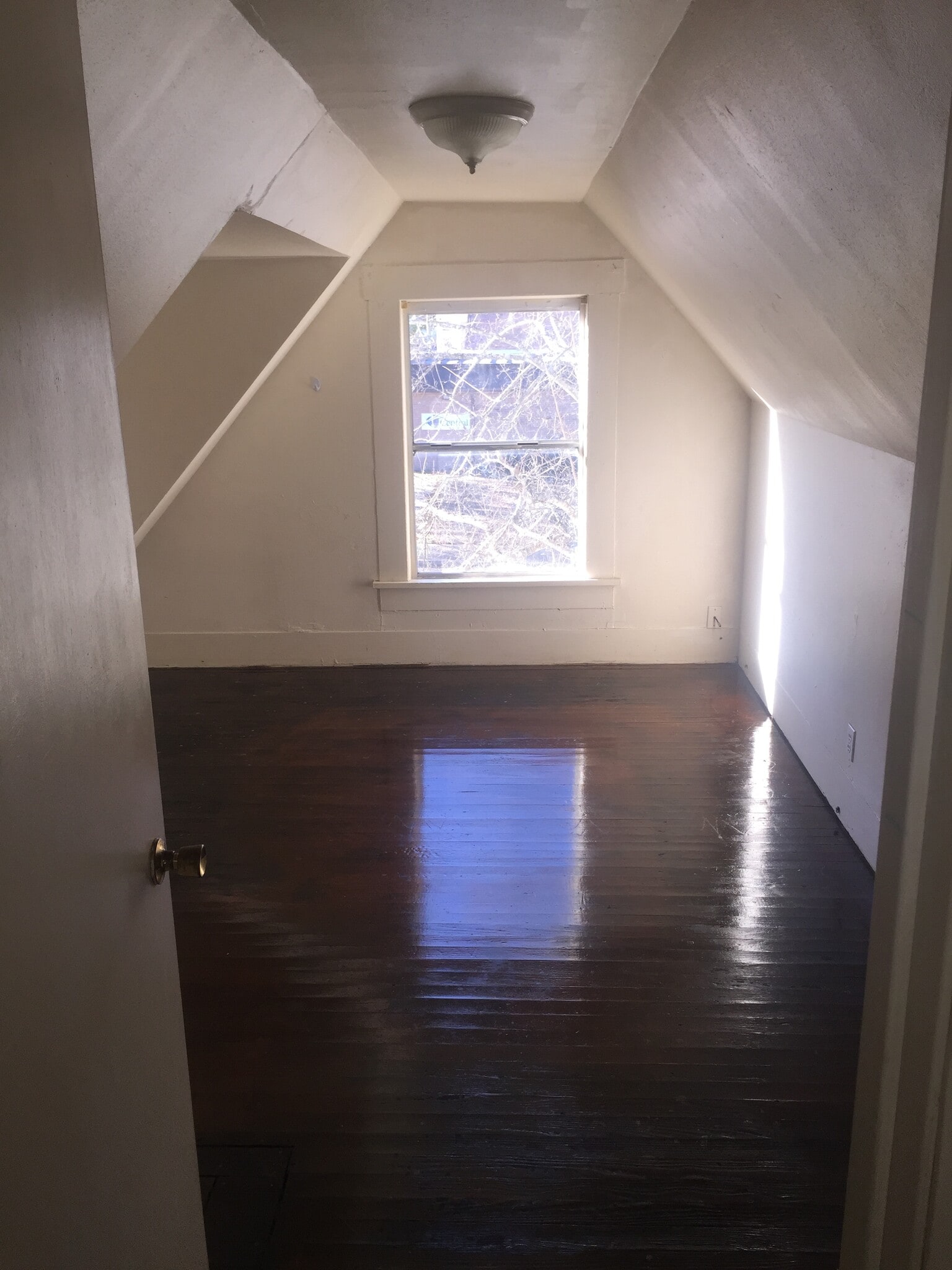 Building Photo - 702 N 2nd St