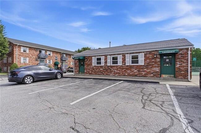 Building Photo - 200 Manville Hill Rd