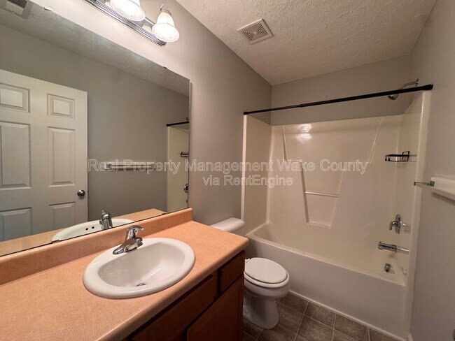 Building Photo - 5228 Big Bass Dr