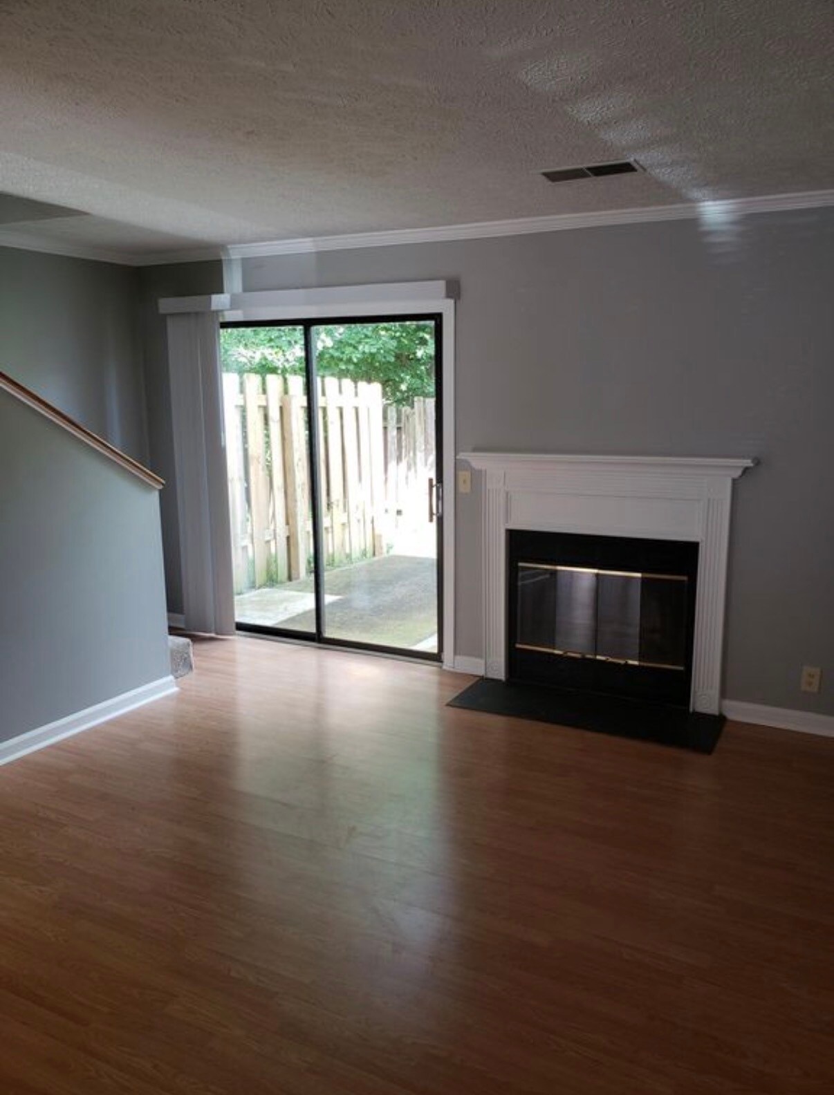 Building Photo - 445 Claircrest Dr