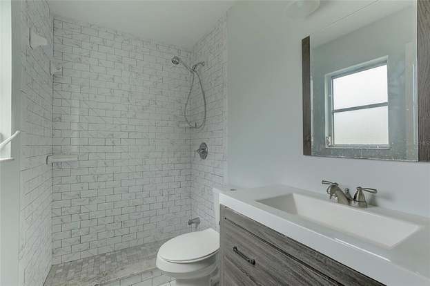 Building Photo - 2101 Utica Dr