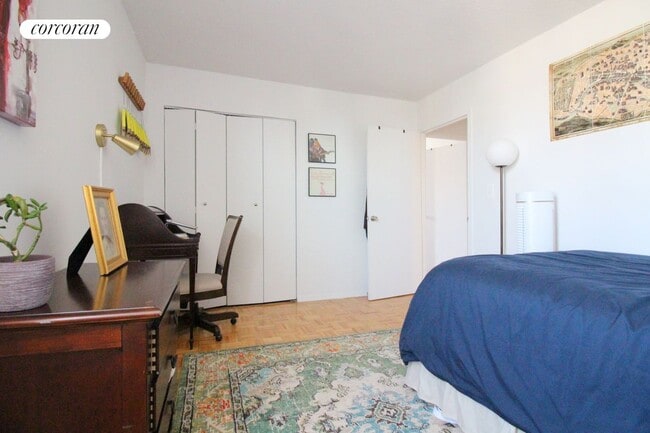 Building Photo - 175 W 90th St