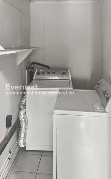 Building Photo - 490 Gage St