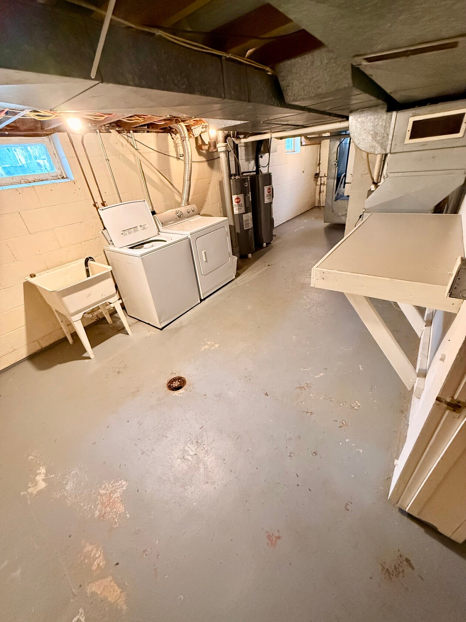 Building Photo - 310 Poplar St