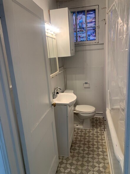 Building Photo - 1410 Watts St