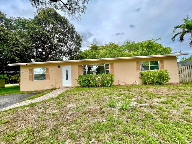 Primary Photo - 300 SW 32nd Ave