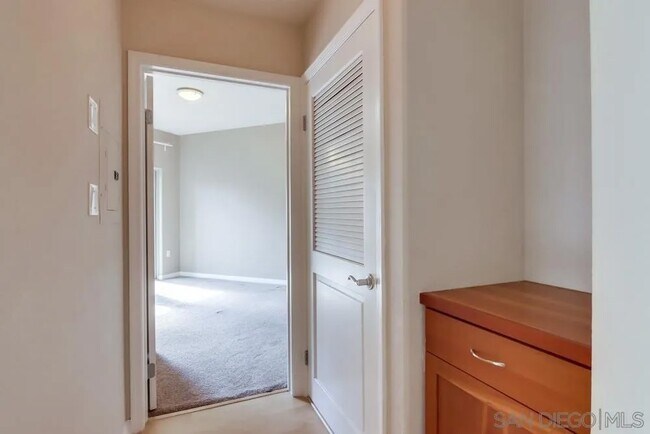 Building Photo - 330 J St