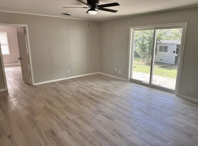 Building Photo - 4669 Durbin Ave