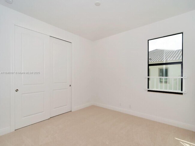 Building Photo - 10400 S Barnsley Dr