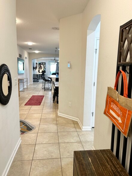 Building Photo - 411 Citrus Ridge Dr