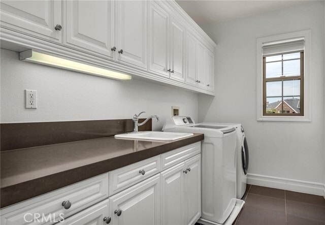 Building Photo - 8001 S Ocean Bluff Dr