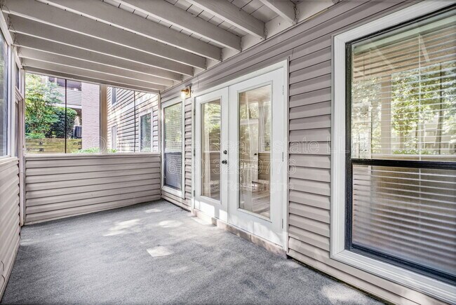 Building Photo - 806 Wynnes Ridge Cir