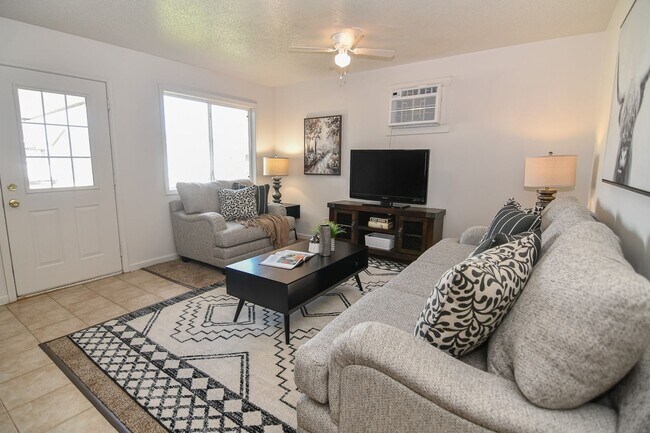 Building Photo - 3 Bedroom, Single-story Townhomes for rent in Madrid, IA
