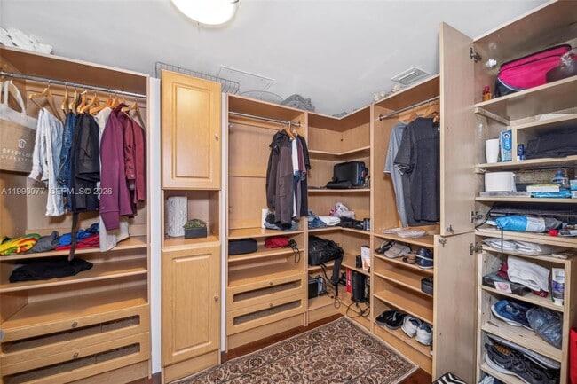 Building Photo - 1830 S Ocean Dr