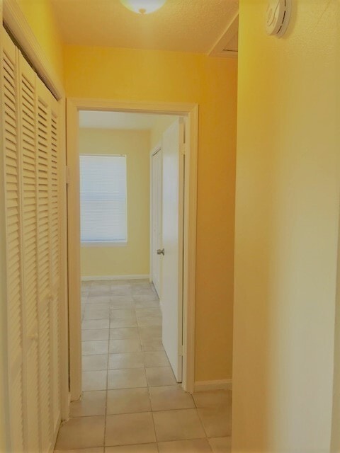 Building Photo - 742 Leopard Ct