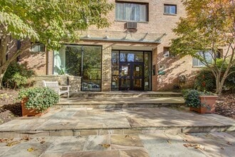 Building Photo - Glover Park studio. Live in the city with ...